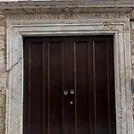Casa Piccolomini Lägenhet *