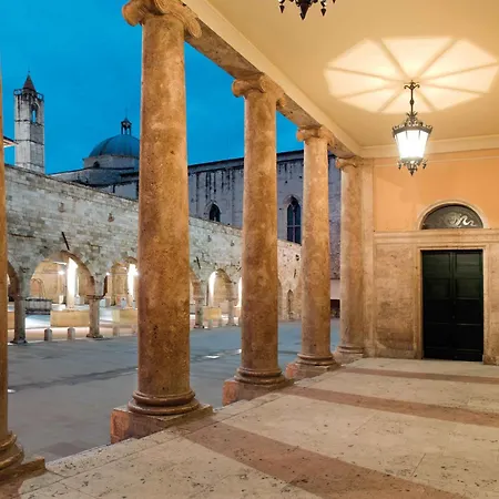 Casa Piccolomini Ascoli Piceno