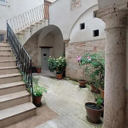 Casa Piccolomini *
