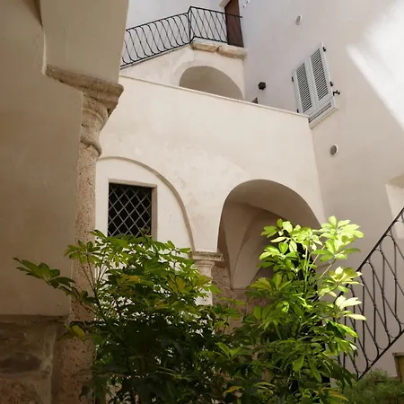 Casa Piccolomini Ascoli Piceno