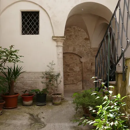 Casa Piccolomini Ascoli Piceno