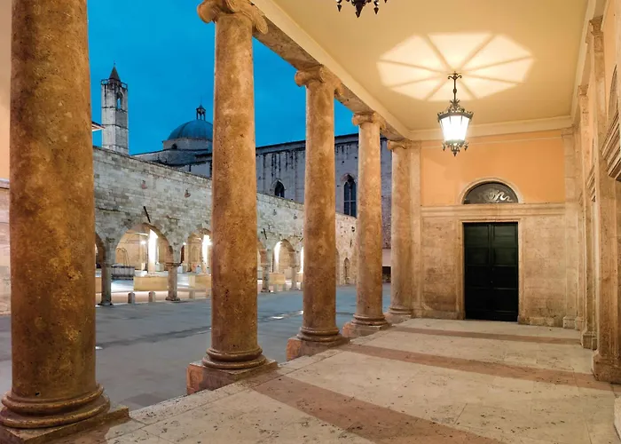 Casa Piccolomini أسكولي بيتشينو