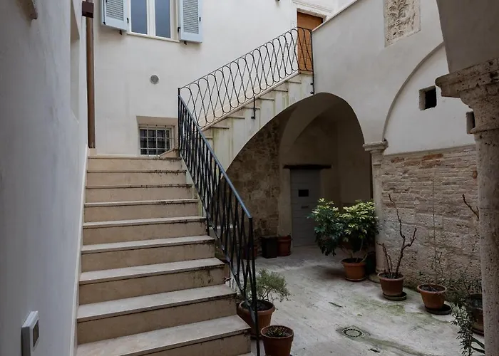 Casa Piccolomini * Ascoli Piceno